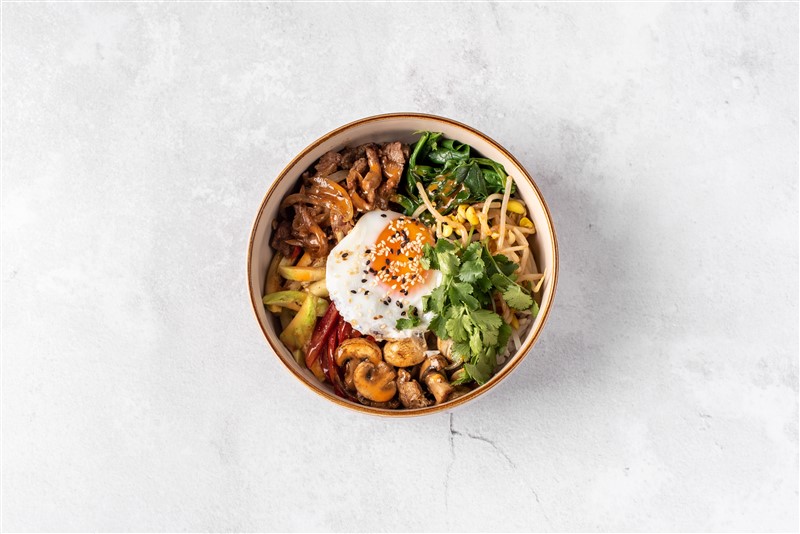 Боул с яйцом в азиатском стиле